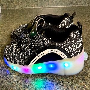 Heely type shoes*Wheeled Shoes*Hardly Worn